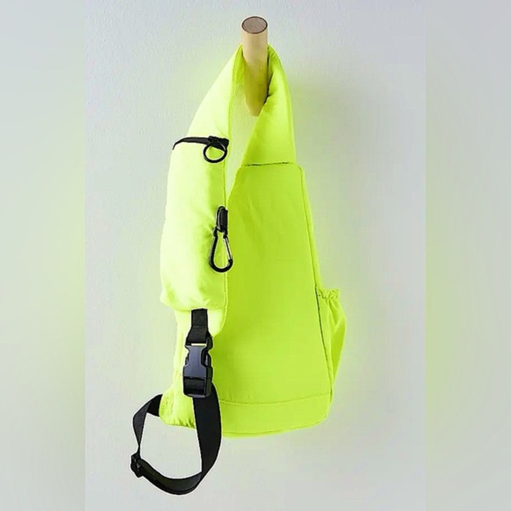 NWT Renegade Sling Bag - Picture 3 of 8